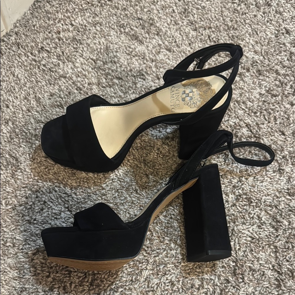 Vince Camuto Platform heels